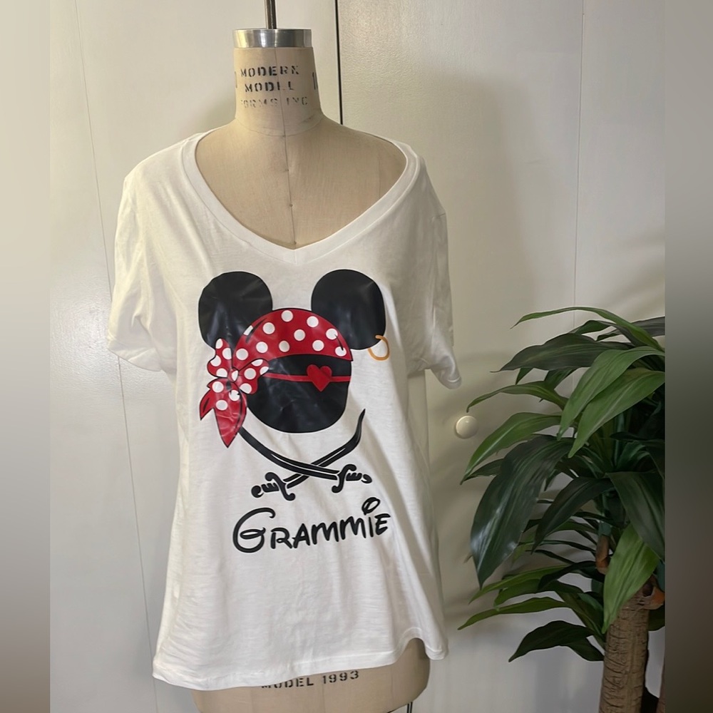 Disney Minnie mouse pirate Grammie tshirt XXL NWOT